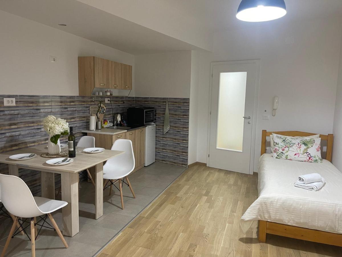 R&B Apartment City Center Ohrid Exteriör bild
